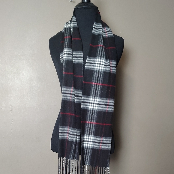 v fraas Accessories - V. Fraas Black/Red/Gray Plaid Scarf W Fringe 10x60